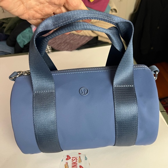 LULULEMON Knit Nylon Mini Barrel Duffle Bag 5L in Oasis Blue *RARE* NWT - Picture 7 of 16